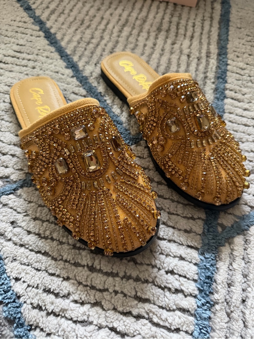 Cape Robbin Glamsis Gold Rhinestone Mule Slides Size 8